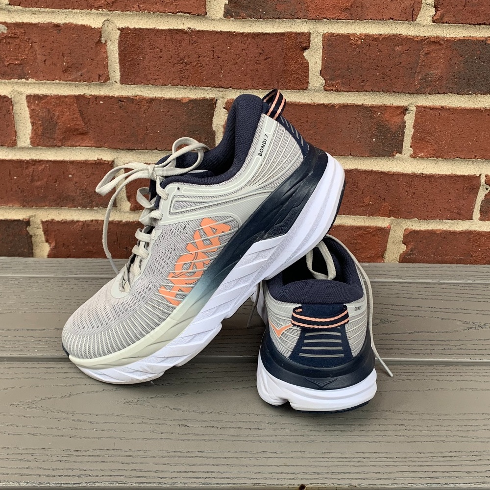 HOKA ONE ONE Bondi 7 Running Shoe